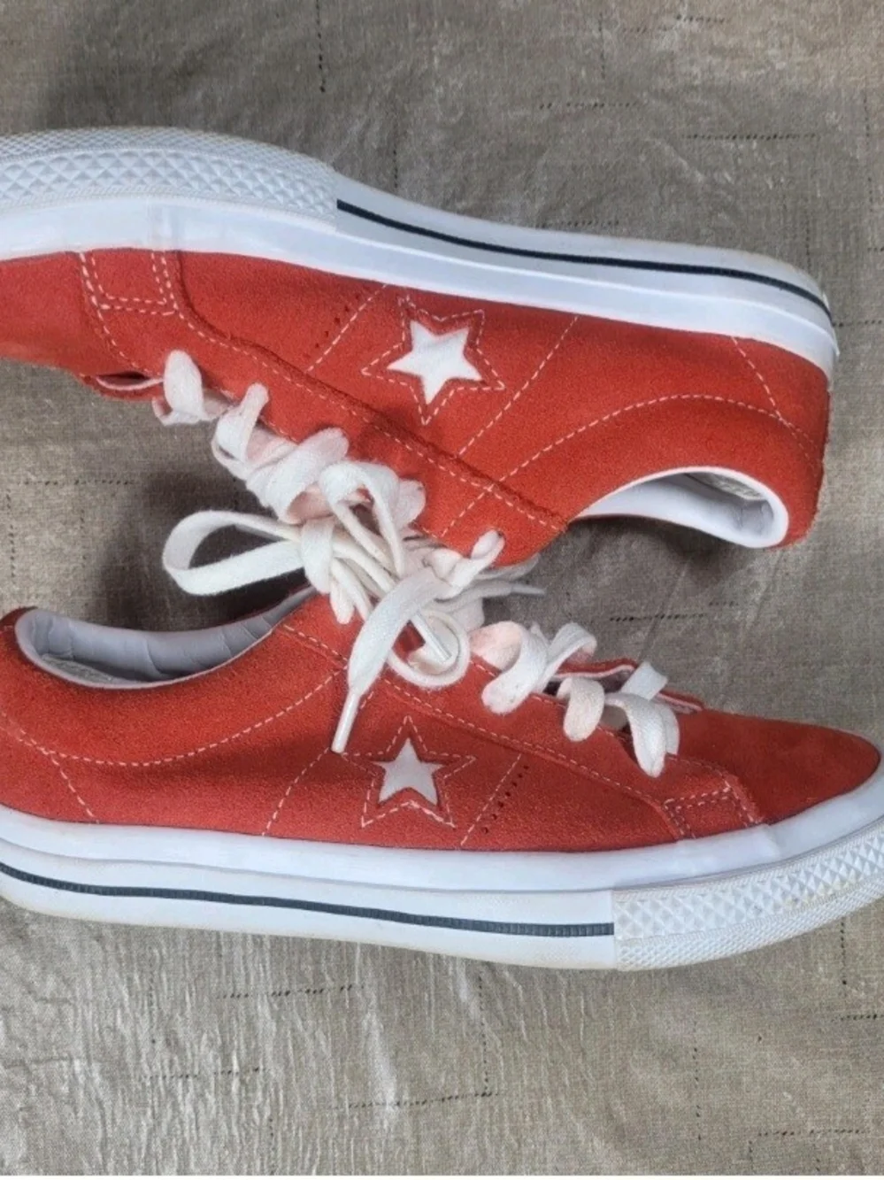 Converse One Star Juniors Size 4 White Orange Suede Leather Low Top Sneakers 118